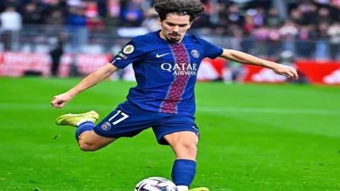 “快船双杰伦纳德与哈登状态欠佳，祖巴茨独揽13分10篮板喜迎佳绩”